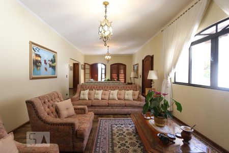 Sala de casa para alugar com 4 quartos, 300m² em Jardim Morumbi, São Paulo