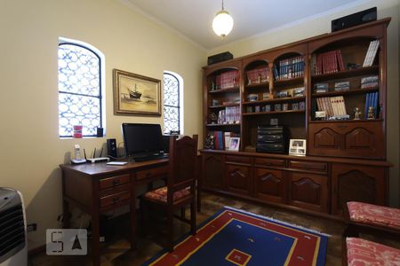 Casa à venda com 300m², 4 quartos e 4 vagasEscritório