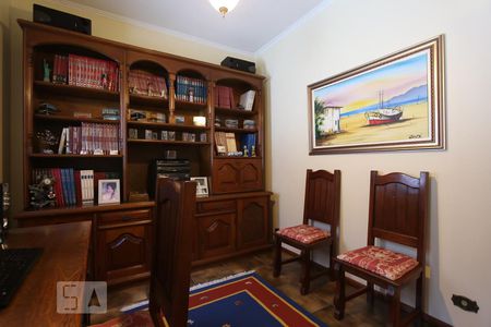Casa à venda com 300m², 4 quartos e 4 vagasEscritório