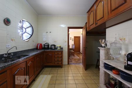 Casa à venda com 300m², 4 quartos e 4 vagasCozinha