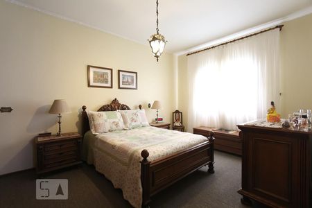 Casa à venda com 300m², 4 quartos e 4 vagasSuíte 1