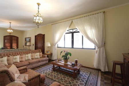 Sala de casa para alugar com 4 quartos, 300m² em Jardim Morumbi, São Paulo