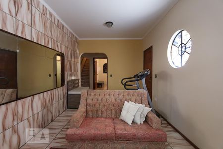 Casa à venda com 300m², 4 quartos e 4 vagasAcademia