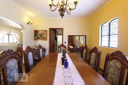 Casa à venda com 300m², 4 quartos e 4 vagasSala