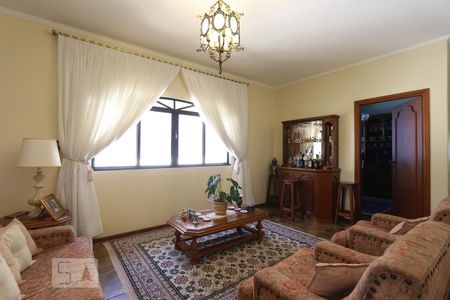 Sala de casa para alugar com 4 quartos, 300m² em Jardim Morumbi, São Paulo