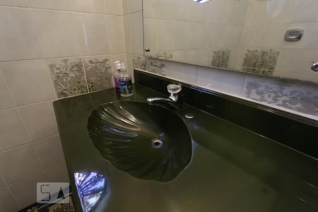 Casa à venda com 300m², 4 quartos e 4 vagasBanheiro - Pia