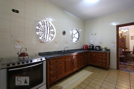 Casa à venda com 300m², 4 quartos e 4 vagasCozinha