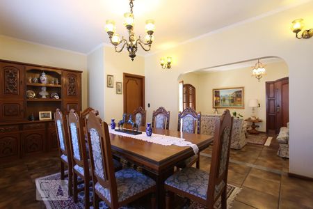 Casa à venda com 300m², 4 quartos e 4 vagasSala