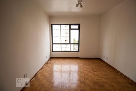 Apartamento para alugar com 72m², 2 quartos e 1 vagaSala