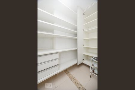 Apartamento à venda com 500m², 4 quartos e 4 vagasDespensa