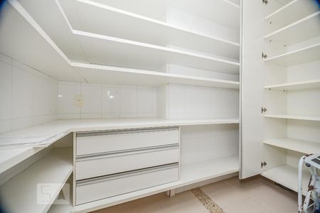 Apartamento à venda com 500m², 4 quartos e 4 vagasDespensa