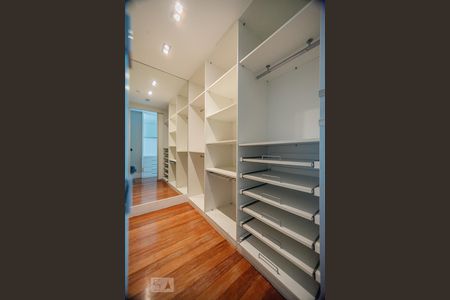 Apartamento à venda com 500m², 4 quartos e 4 vagasCloset do Quarto da Suíte 4