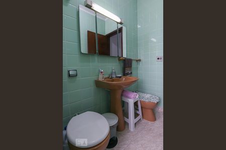 Casa à venda com 178m², 3 quartos e 2 vagasBanheiro Social