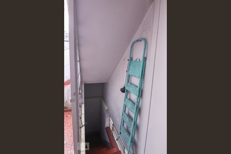 Casa à venda com 178m², 3 quartos e 2 vagasEscada