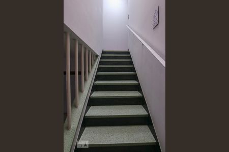 Casa à venda com 178m², 3 quartos e 2 vagasEscada