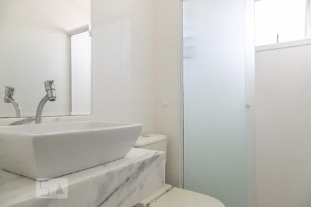 Apartamento para alugar com 65m², 2 quartos e 1 vaga Apartamento para alugar com 65m², 2 quartos e 1 vagaBanheiro