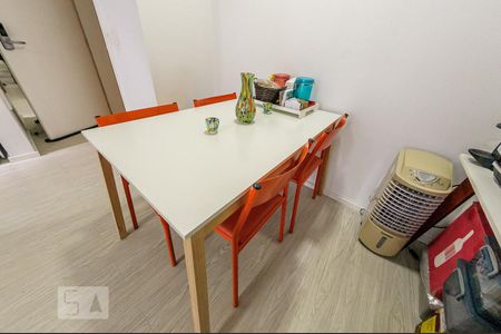 Sala de apartamento para alugar com 1 quarto, 42m² em Vila Lídia, Campinas
