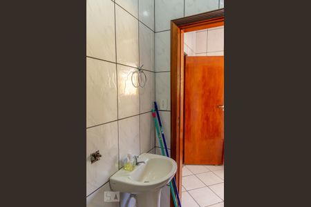 Casa para alugar com 270m², 3 quartos e 3 vagasBanheiro de Serviço