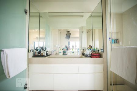 Apartamento à venda com 185m², 3 quartos e 2 vagasBanheiro Suite 1