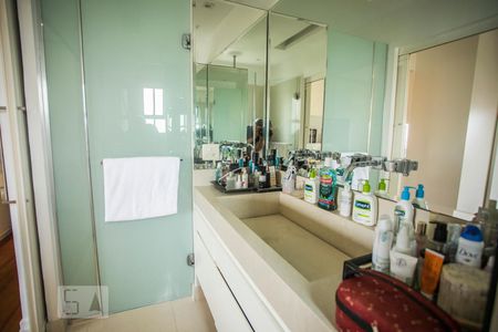 Apartamento à venda com 185m², 3 quartos e 2 vagasBanheiro Suite 1