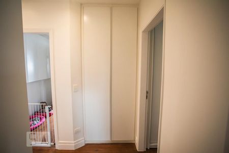 Apartamento à venda com 185m², 3 quartos e 2 vagasCorredor - Armários