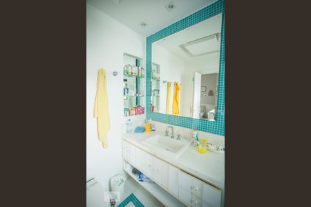 Apartamento à venda com 185m², 3 quartos e 2 vagasBanheiro da Suite 2