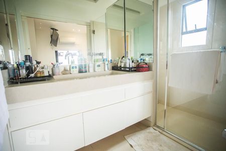 Apartamento à venda com 185m², 3 quartos e 2 vagasBanheiro Suite 1