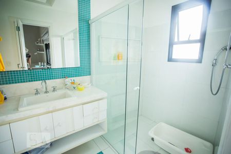 Apartamento à venda com 185m², 3 quartos e 2 vagasBanheiro da Suite 2