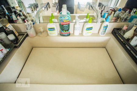 Apartamento à venda com 185m², 3 quartos e 2 vagasDetalhe Banheiro Suite 1