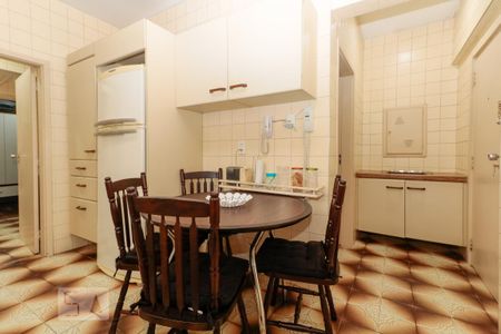 Apartamento para alugar com 117m², 3 quartos e 2 vagas Apartamento para alugar com 117m², 3 quartos e 2 vagasCozinha