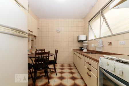 Apartamento para alugar com 117m², 3 quartos e 2 vagas Apartamento para alugar com 117m², 3 quartos e 2 vagasCozinha