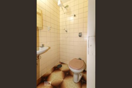 Apartamento para alugar com 117m², 3 quartos e 2 vagas Apartamento para alugar com 117m², 3 quartos e 2 vagasBanheiro de Serviço