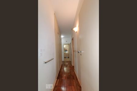 Apartamento para alugar com 117m², 3 quartos e 2 vagas Apartamento para alugar com 117m², 3 quartos e 2 vagasCorredor