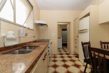 Apartamento para alugar com 117m², 3 quartos e 2 vagas Apartamento para alugar com 117m², 3 quartos e 2 vagasCozinha