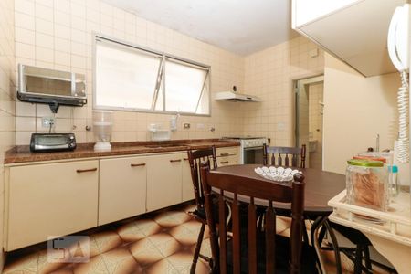 Apartamento para alugar com 117m², 3 quartos e 2 vagas Apartamento para alugar com 117m², 3 quartos e 2 vagasCozinha