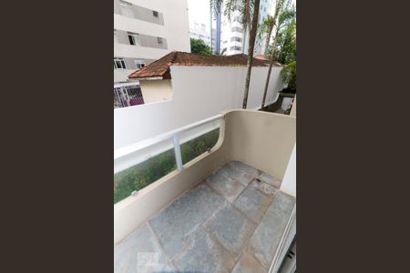 Apartamento para alugar com 117m², 3 quartos e 2 vagas Apartamento para alugar com 117m², 3 quartos e 2 vagasVaranda