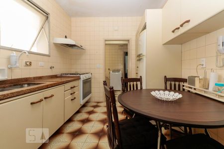 Apartamento para alugar com 117m², 3 quartos e 2 vagas Apartamento para alugar com 117m², 3 quartos e 2 vagasCozinha