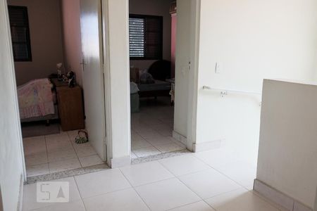 Hall de casa para alugar com 4 quartos, 156m² em Vila Granada, São Paulo