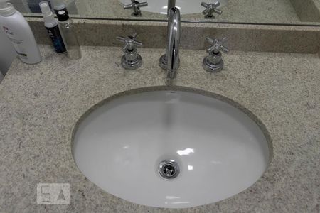 Apartamento para alugar com 78m², 2 quartos e 2 vagasBanheiro - Torneira