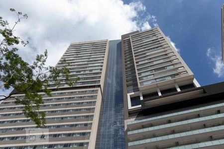 Apartamento para alugar com 78m², 2 quartos e 2 vagasFachada