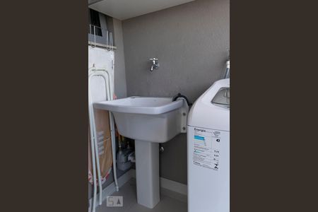 Apartamento para alugar com 78m², 2 quartos e 2 vagasÁrea de Serviço - tanque