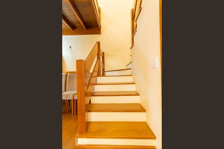 Apartamento à venda com 225m², 4 quartos e 3 vagasEscada para os Quartos