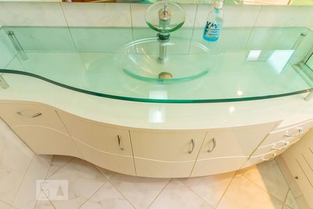 Apartamento à venda com 225m², 4 quartos e 3 vagasBanheiro Suite 2