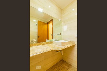 Apartamento à venda com 225m², 4 quartos e 3 vagasLavabo