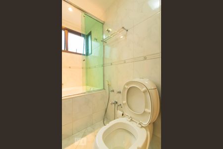 Apartamento à venda com 225m², 4 quartos e 3 vagasBanheiro Suite 2