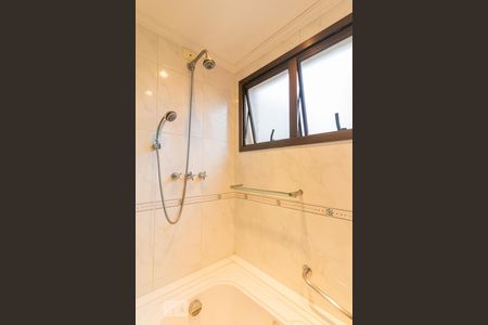 Apartamento à venda com 225m², 4 quartos e 3 vagasBanheiro Suite 2