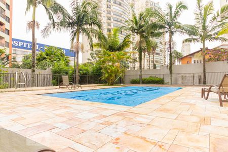 Apartamento à venda com 225m², 4 quartos e 3 vagasÁrea comum - Piscina