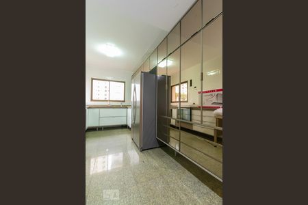 Apartamento à venda com 225m², 4 quartos e 3 vagasCozinha