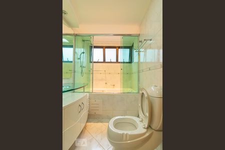 Apartamento à venda com 225m², 4 quartos e 3 vagasBanheiro Suite 2