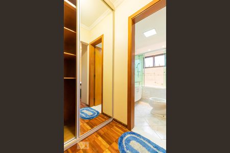 Apartamento à venda com 225m², 4 quartos e 3 vagasBanheiro Suite 2